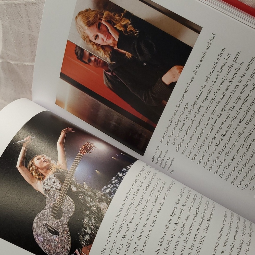 The‎ Essential... Taylor Swift - Picture 5 of 7